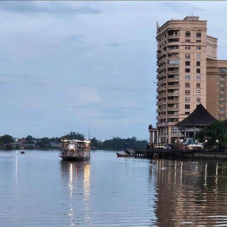 Riverview Home @Waterfront Kch Kuching Esterno foto