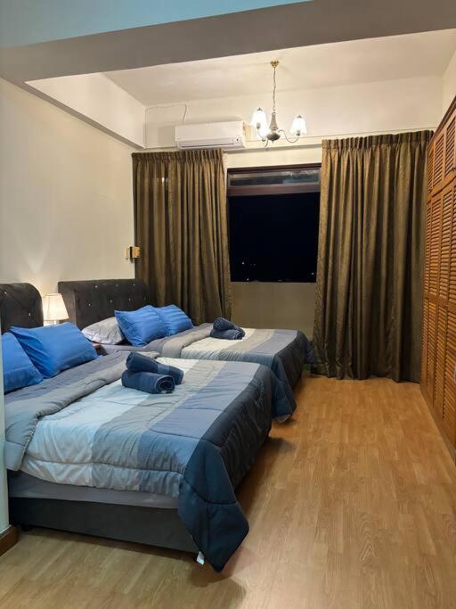 Riverview Home @Waterfront Kch Kuching Esterno foto