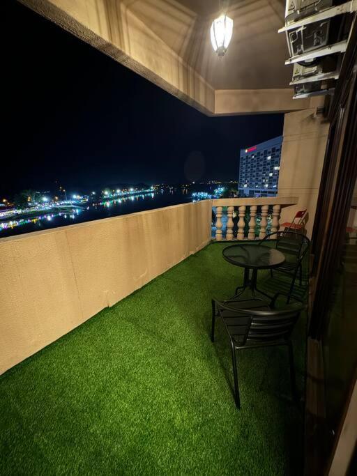 Riverview Home @Waterfront Kch Kuching Esterno foto