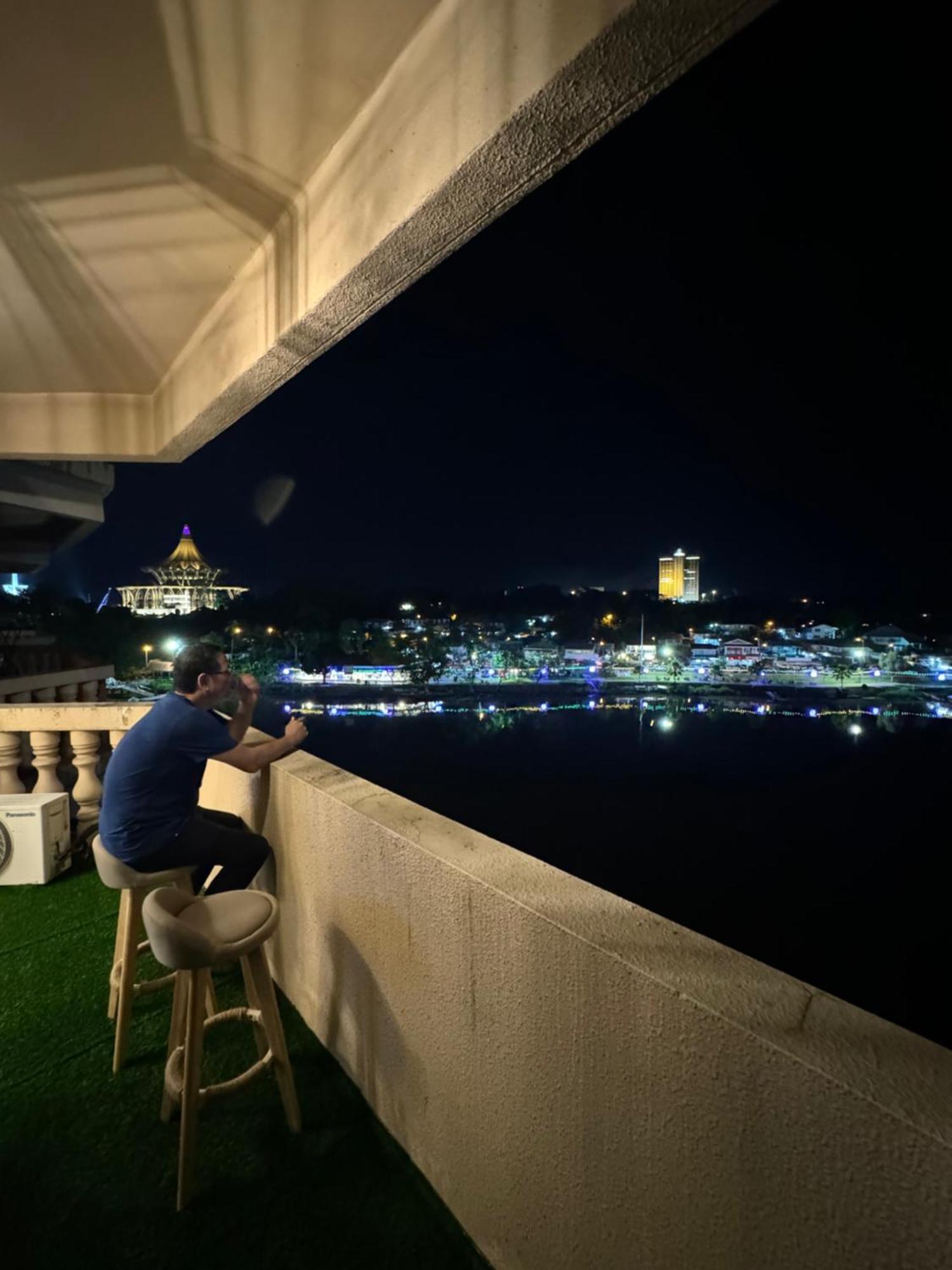 Riverview Home @Waterfront Kch Kuching Esterno foto