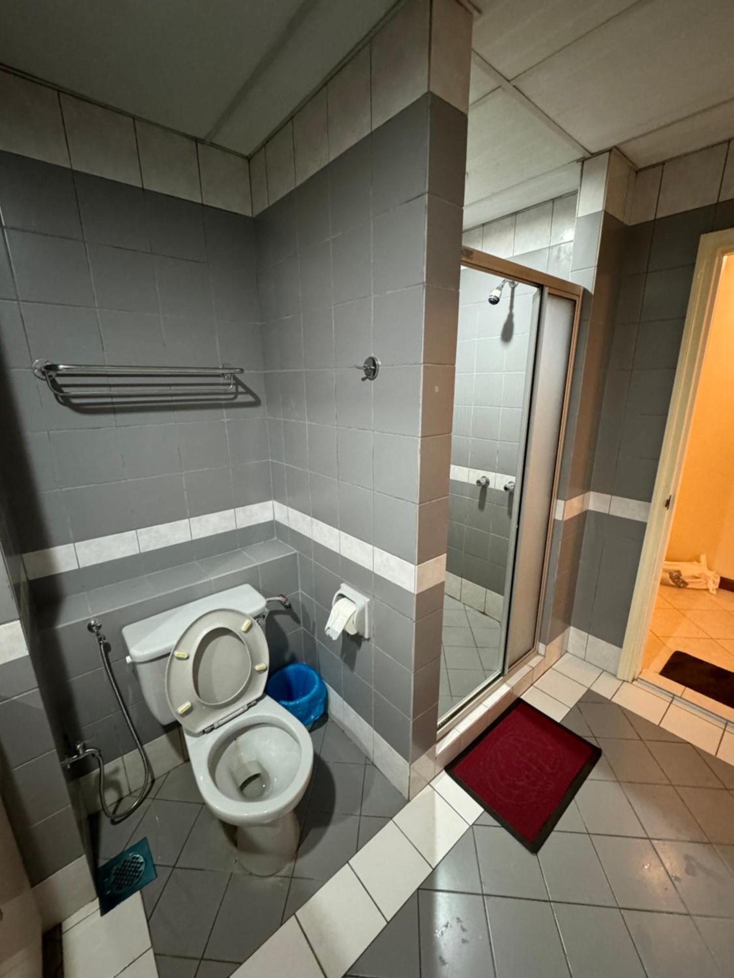 Riverview Home @Waterfront Kch Kuching Esterno foto